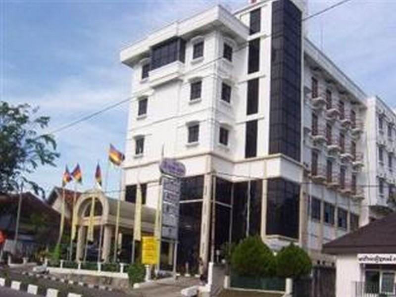Hotel Bumi Asih Padangsidimpuan Batubelubang Екстериор снимка
