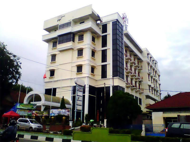 Hotel Bumi Asih Padangsidimpuan Batubelubang Екстериор снимка