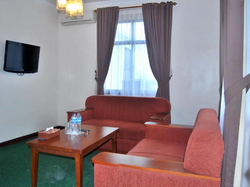 Hotel Bumi Asih Padangsidimpuan Batubelubang Екстериор снимка